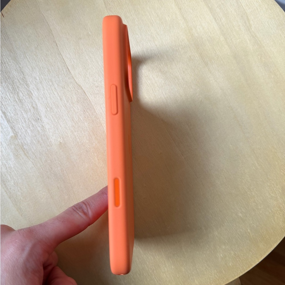 Apple Vibrant Orange iPhone 17 Pro Max Case - Picture 5 of 5